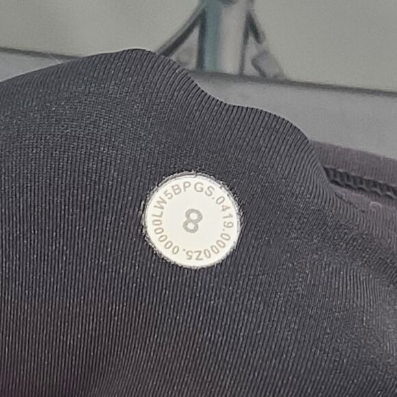 Lululemon In Movement High-Rise 25" Everlux Tight Black Size 8 GUC Training - Picture 5 of 5